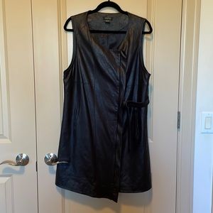 Large Vegan leather vest with front zipper, pockets, side belt